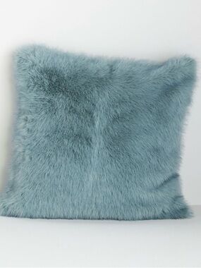 NWT Anthropologie Chloe Tipped Faux Fur Pillow, 20” Square, Turquoise